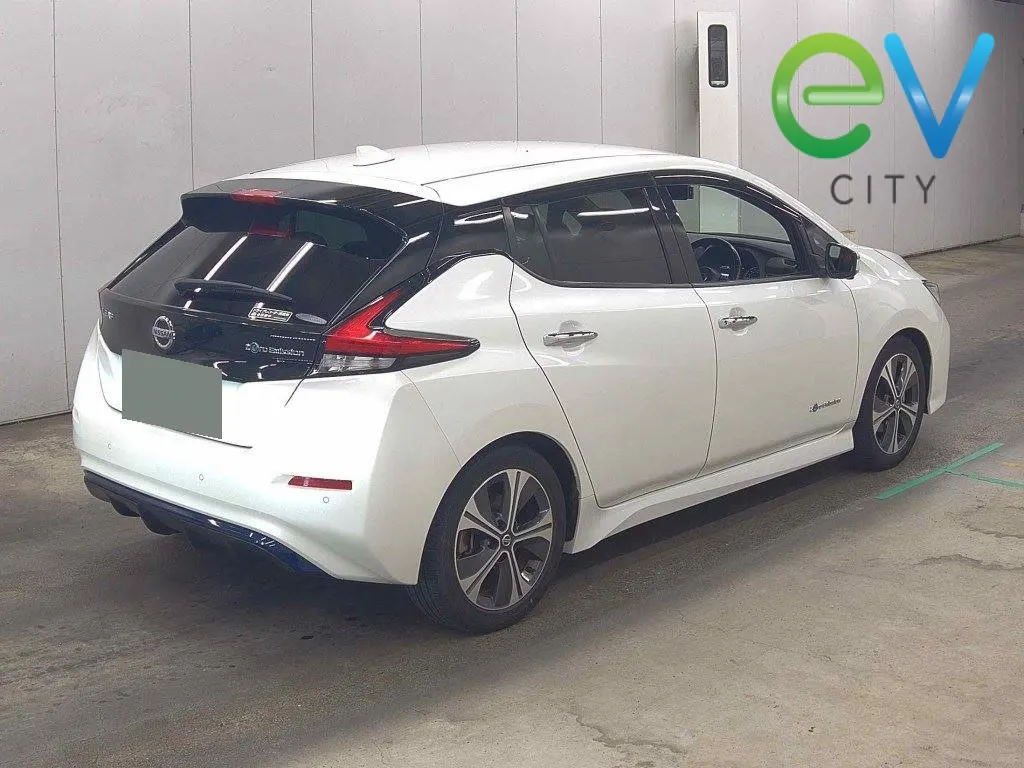 2021 Nissan LEAF X 40kWh With Pro Pilot, 360 Camera — photo 2