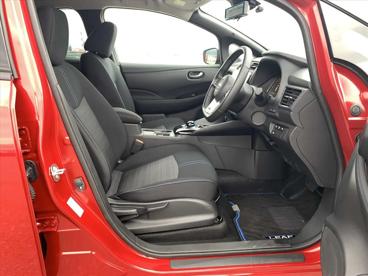 2023 Nissan Leaf X V Selection (40kWh) — photo 6