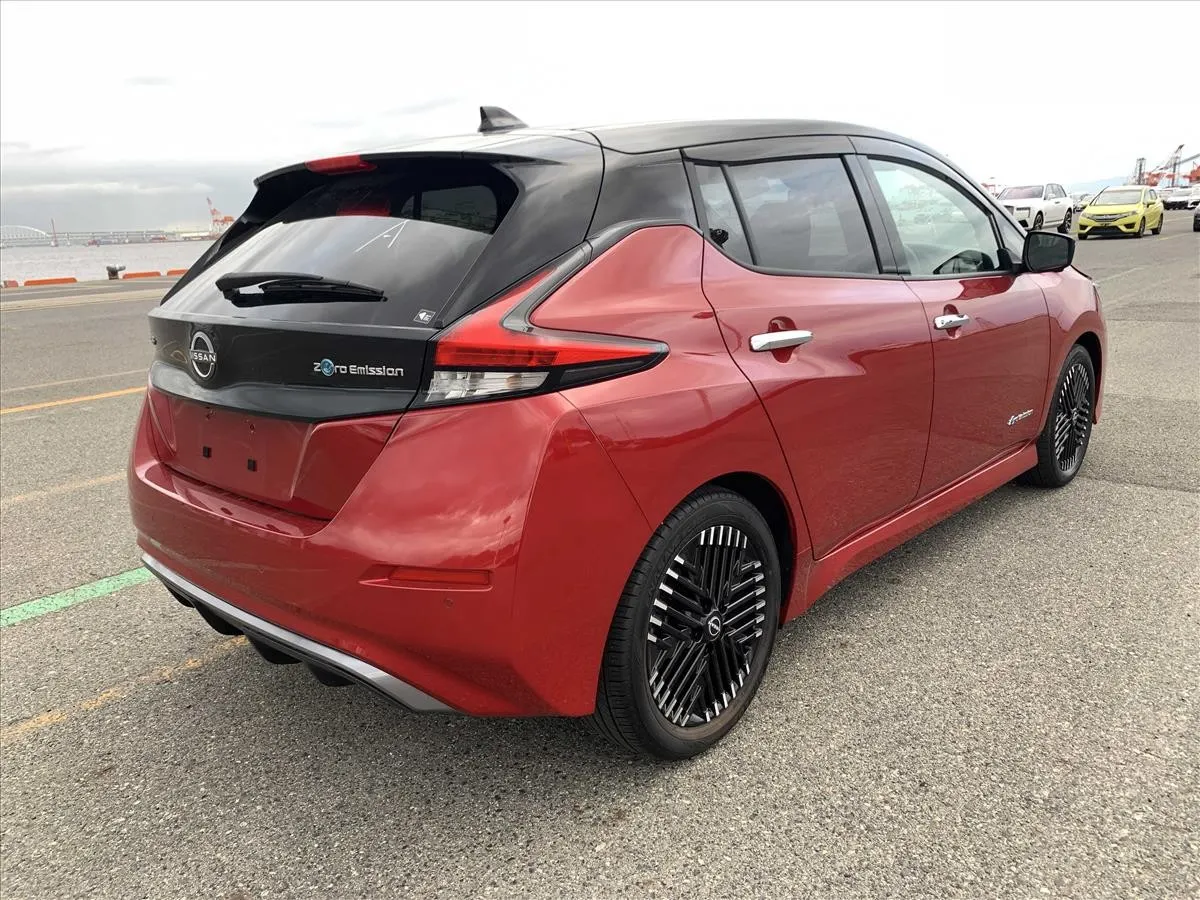 2023 Nissan Leaf X V Selection (40kWh) — photo 2