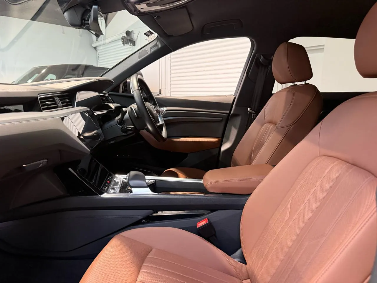 2019 Audi E-Tron Quattro 300KW 55 Launch Edition — photo 8