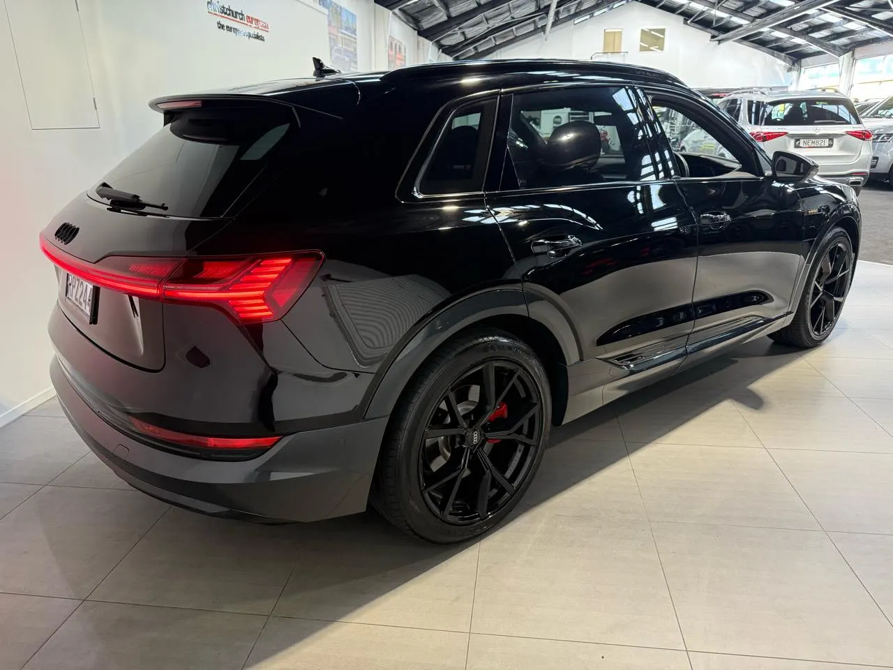 2019 Audi E-Tron Quattro 300KW 55 Launch Edition — photo 6