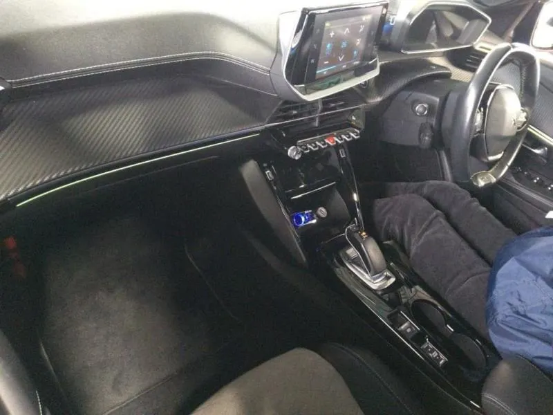 2021 Peugeot e-2008 GT (50kWh) — photo 4