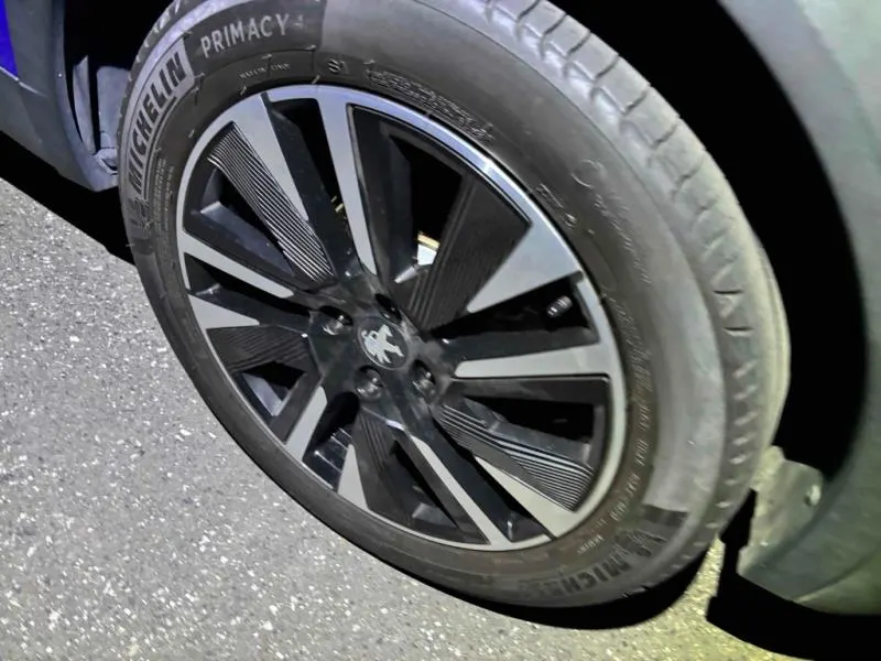 2021 Peugeot e-2008 GT (50kWh) — photo 8
