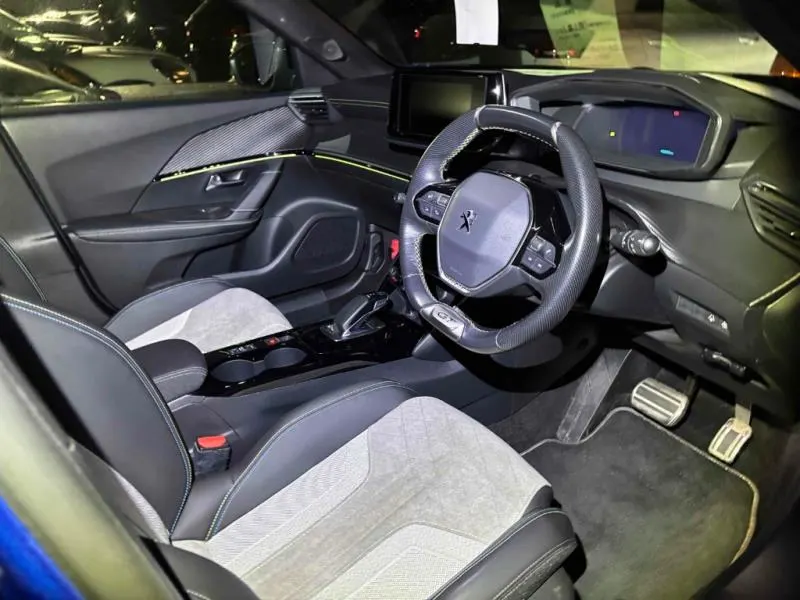 2021 Peugeot e-2008 GT (50kWh) — photo 5