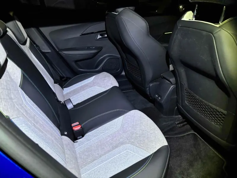 2021 Peugeot e-2008 GT (50kWh) — photo 7