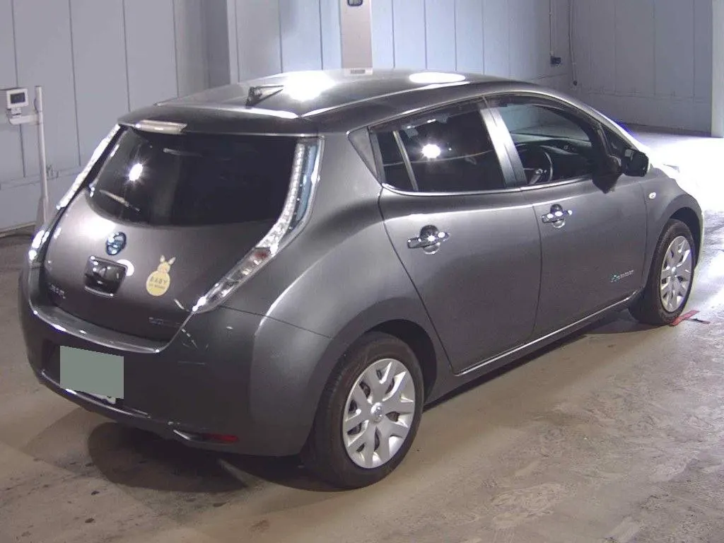 2016 Nissan Leaf 30X Low KMs (30kWh) — photo 5