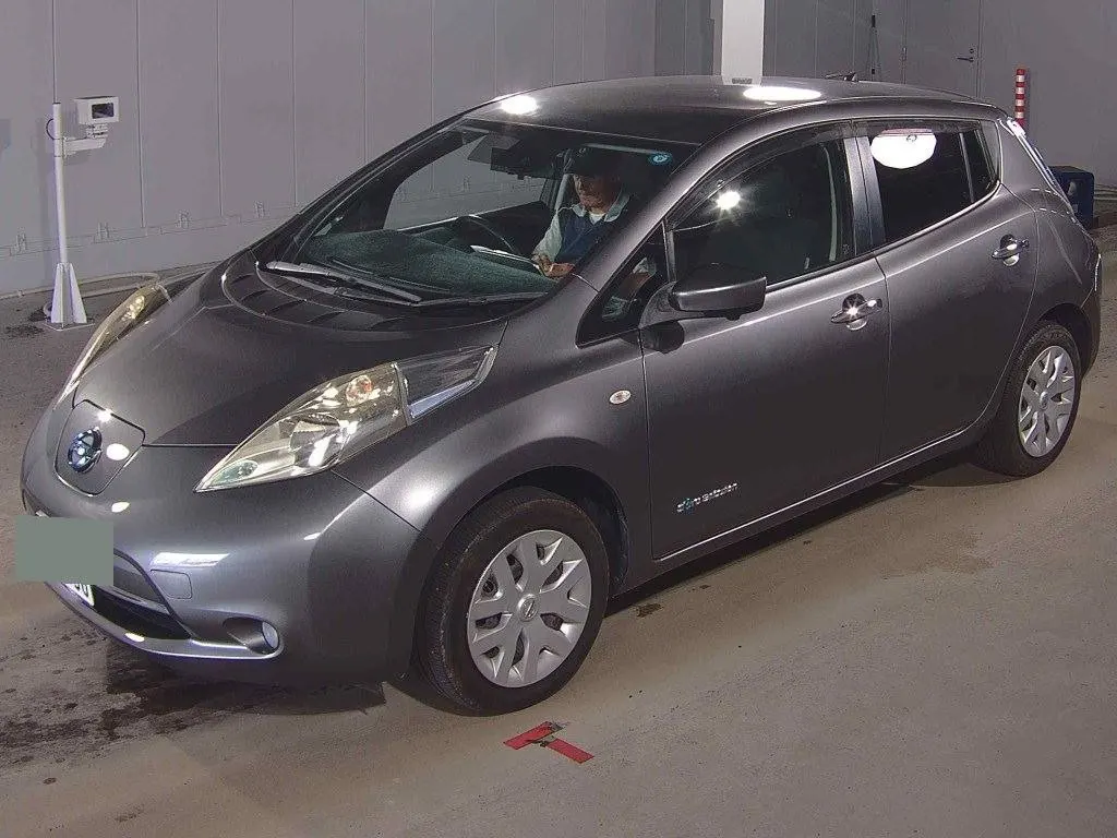 2016 Nissan Leaf 30X Low KMs (30kWh) — photo 3