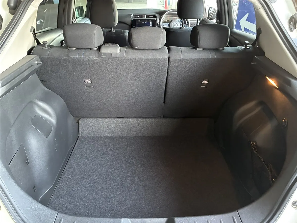 2022 Nissan Leaf X V Selection (40kWh) — photo 9
