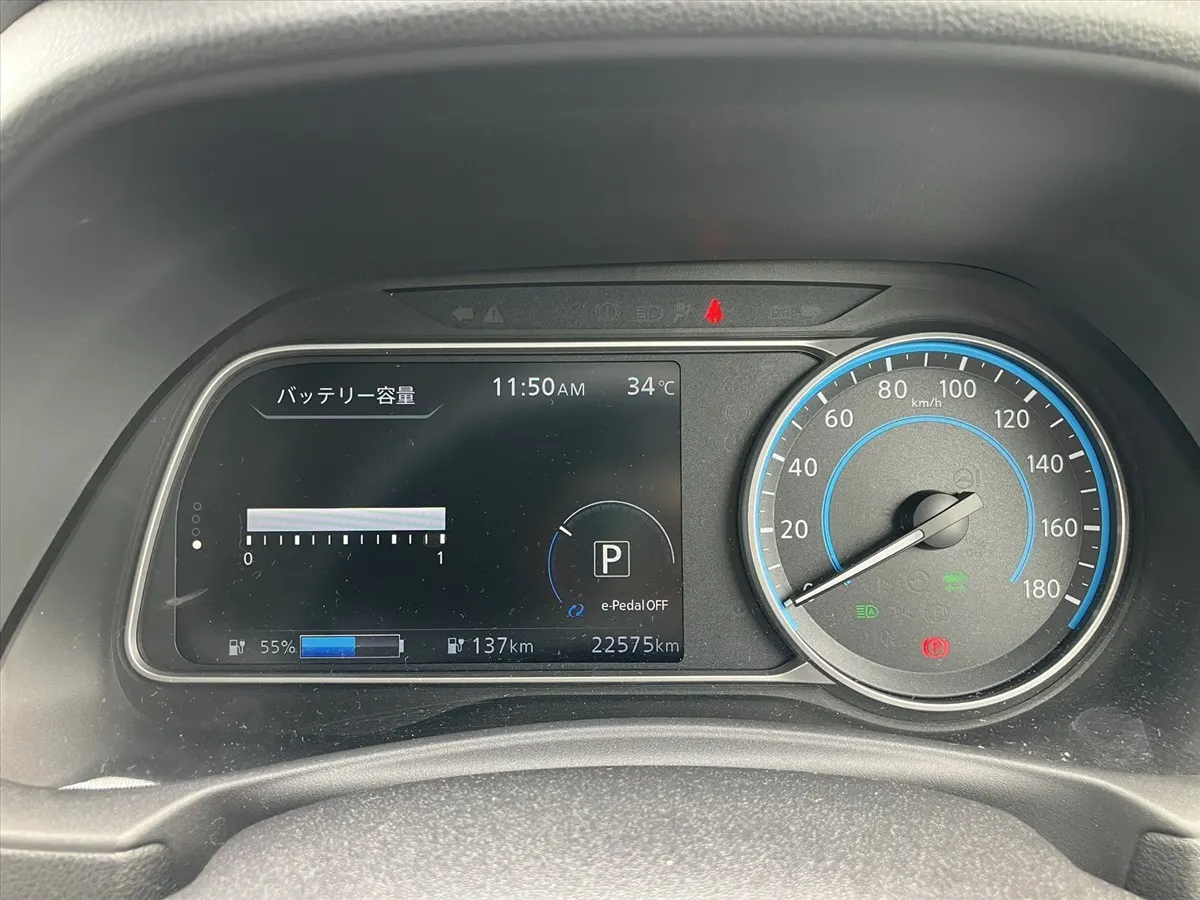 2022 Nissan Leaf Urbane Chrome (40kWh) — photo 7
