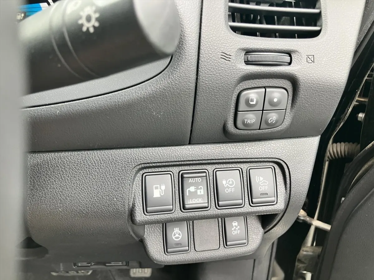 2017 Nissan Leaf 30X Thanks Edition (30kWh) — photo 8