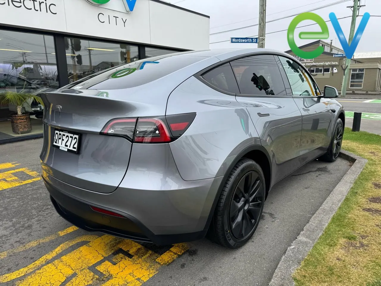 2025 Tesla Model Y Rear Wheel Drive — photo 3