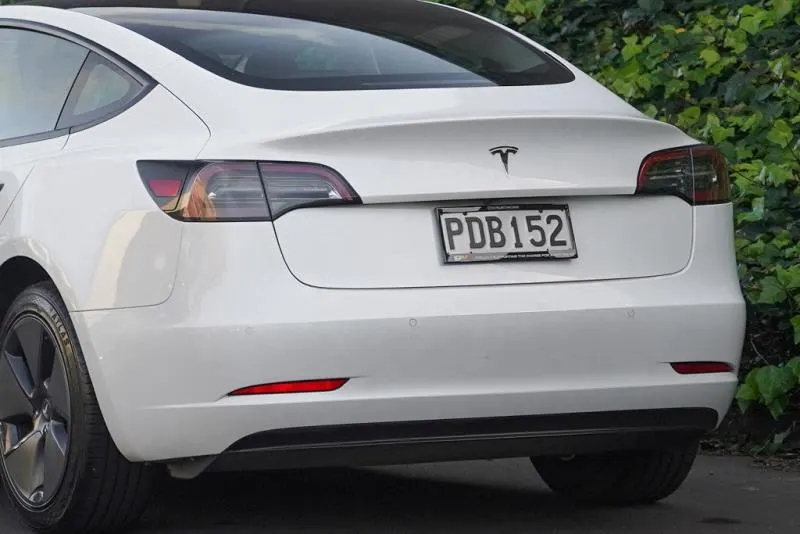 2022 Tesla Model 3 SR+ (NZ New), photo 3