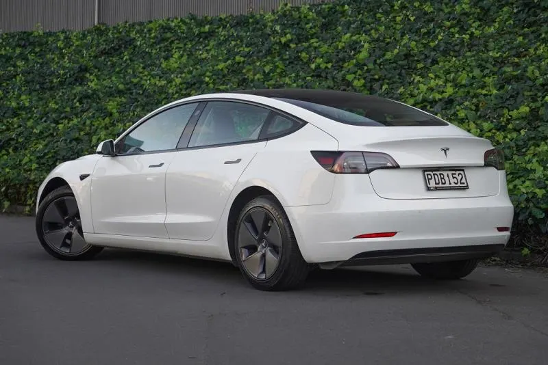 2022 Tesla Model 3 SR+ (NZ New), photo 6