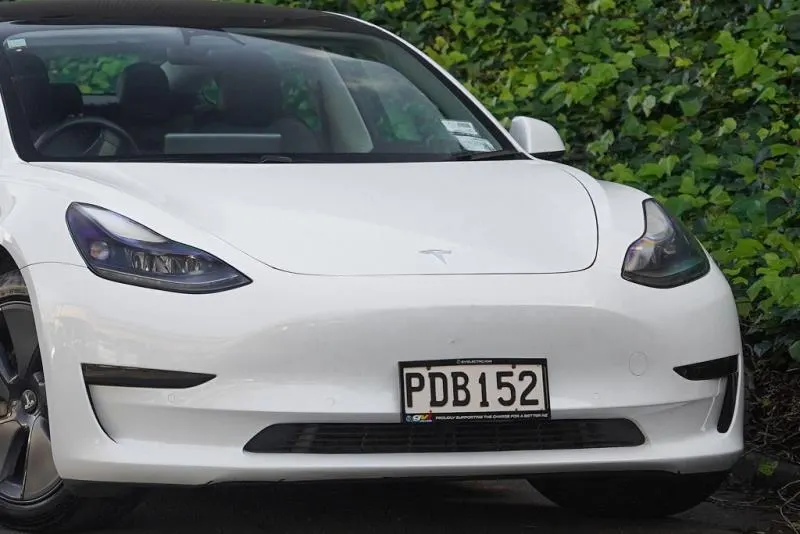2022 Tesla Model 3 SR+ (NZ New), photo 2