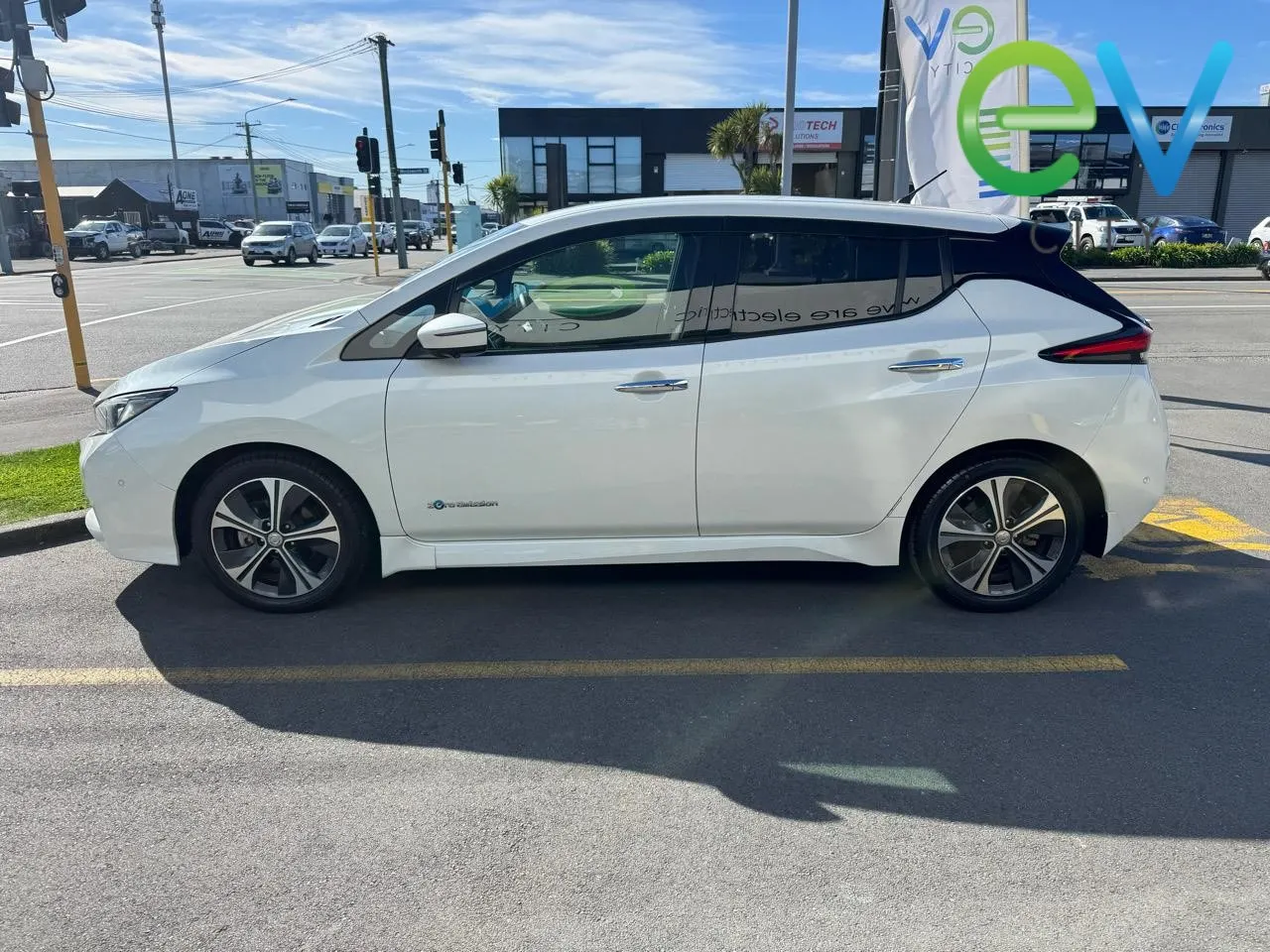 2018 Nissan LEAF G 40kWh Pro Pilot — photo 7