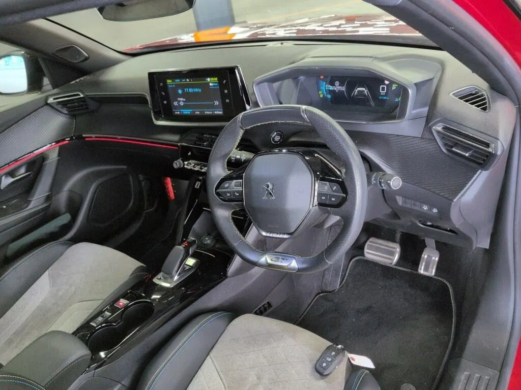 2021 Peugeot e-2008 GT Line — photo 7